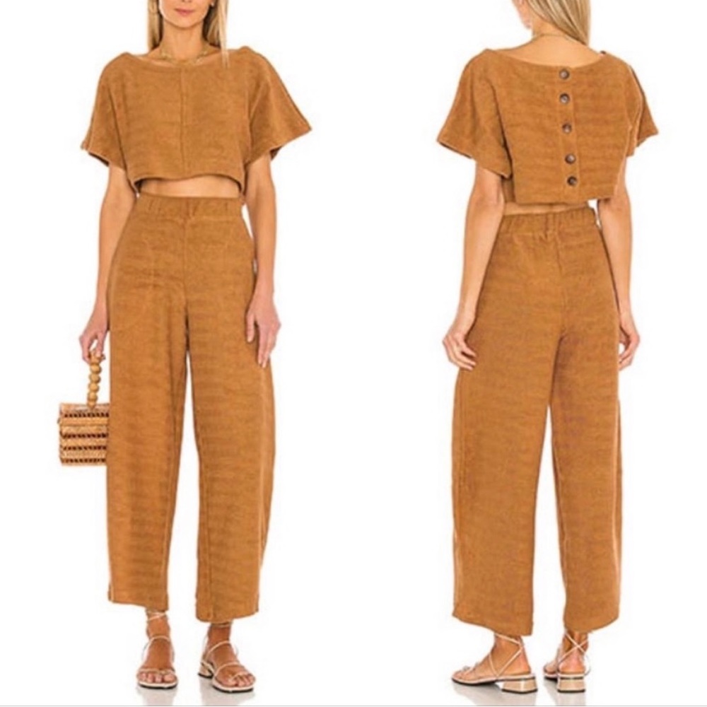 X REVOLVE Changing Tides Set in
Savannah
Free People